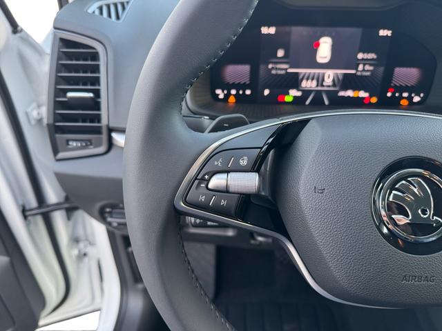 Skoda Karoq 1.5 TSI DSG Selec 2Zoklim SHZ LED 2xPDC Kam ACC AHK Sunset 5JG 