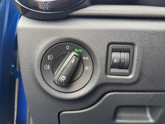 Skoda Fabia 1.0 TSI Selec Klima NSW PDC LED DAB Temp SmLi SH 