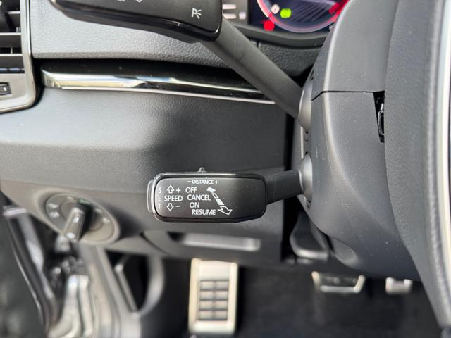 Skoda Karoq 1,5 TSI DSG Sportline 2ZKli ACC Cant 4xSHZ PDC Kam 5JG 