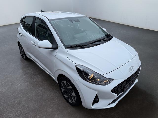 Hyundai i10 - 1,2 1ZKlim NAV 8Z SHZ Spha BT Kam PDC Alu
