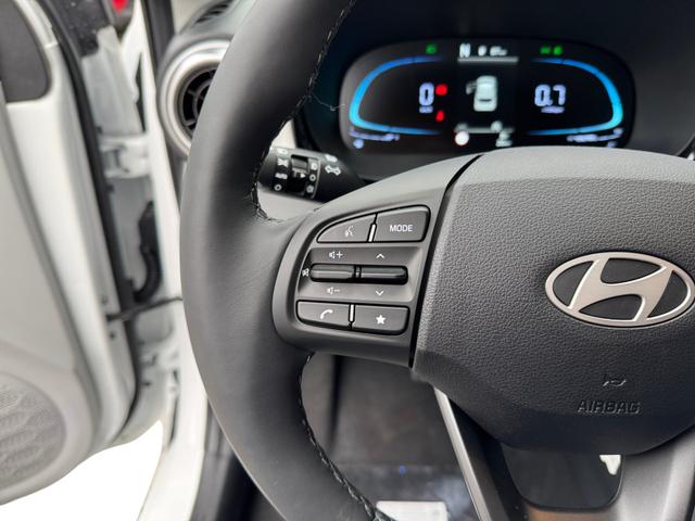 Hyundai i10 1,2 1ZKlim NAV 8Z SHZ Spha BT Kam PDC Alu 