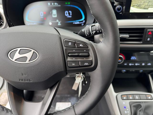 Hyundai i10 1,2 1ZKlim NAV 8Z SHZ Spha BT Kam PDC Alu 