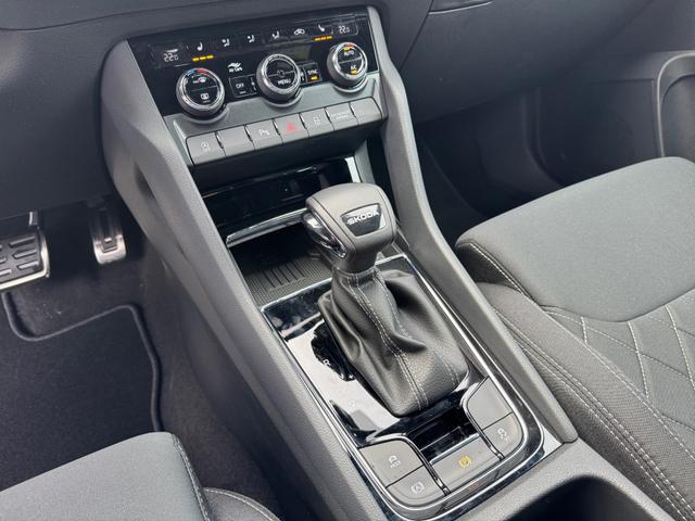 Skoda Karoq 1,5 TSI DSG Sportline 2ZKli AHK ACC Canton PDC Kam 19Zo 5JG 