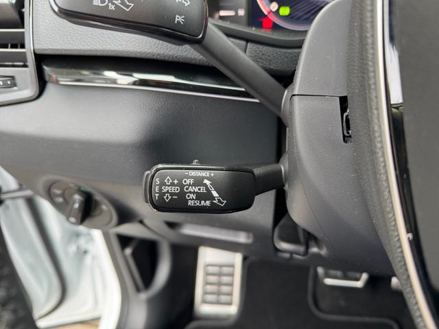 Skoda Karoq 1,5 TSI DSG Sportline 2ZKli AHK ACC Canton PDC Kam 19Zo 5JG 