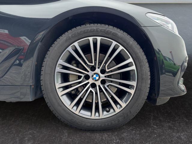 BMW 5er Touring 530 d xDrive Sport Line AHK Nav elHk elSitze 