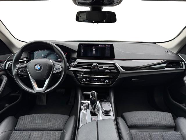 BMW 5er Touring 530 d xDrive Sport Line AHK Nav elHk elSitze 