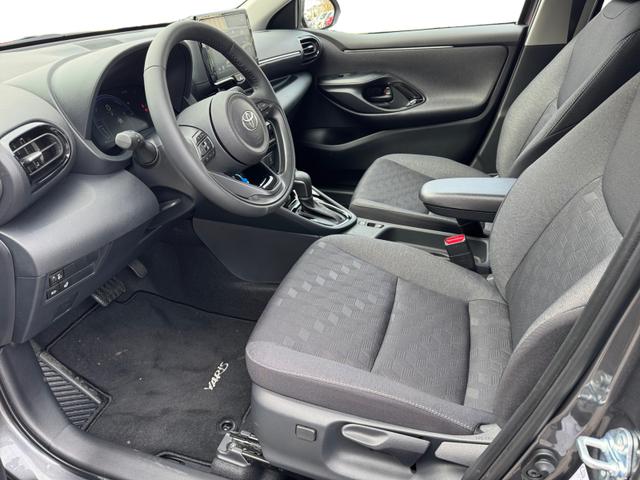 Toyota Yaris 1,5 CVT Hybrid Style ACC PDC Kam Spurh 