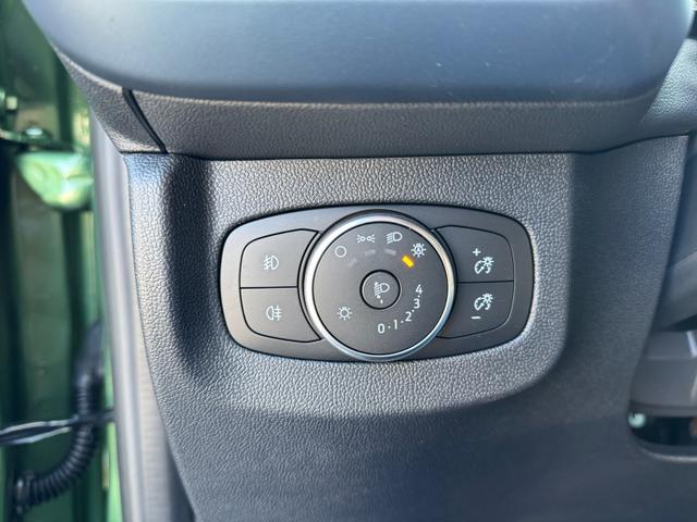 Ford Tourneo Courier Active 1,0 MJ25 Navi SHZ SpAs 5JG PDC Kam 