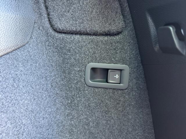 Skoda Karoq 2,0 TSI 4x4 DSG Sportline 2ZKli AHK ACC SHT PDC Kam 5JG 