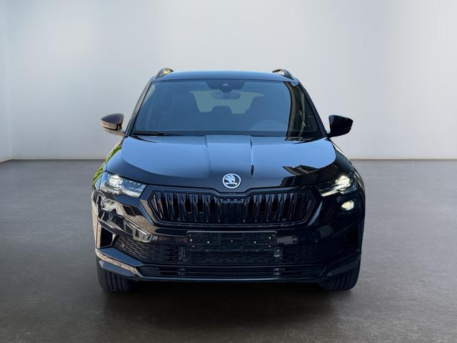 Skoda Karoq 1,5 TSI DSG Sportline 2ZKli AHK ACC SHT PDC Kam 5JG 