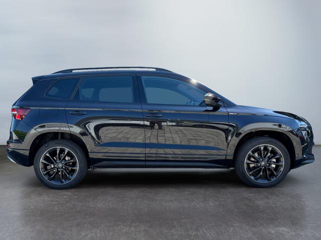 Skoda Karoq 1,5 TSI DSG Sportline 2ZKli AHK ACC SHT PDC Kam 5JG 