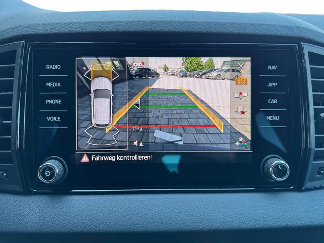 Skoda Karoq 1,5 TSI DSG Sportline 2ZKli AHK ACC SHT PDC Kam 5JG 