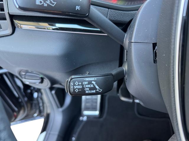 Skoda Karoq 1,5 TSI DSG Sportline 2ZKli AHK ACC SHT PDC Kam 5JG 