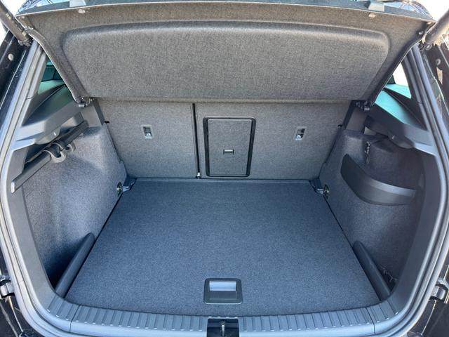 Skoda Karoq 1,5 TSI DSG Sportline 2ZKli AHK ACC SHT PDC Kam 5JG 