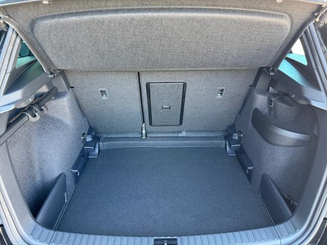 Skoda Karoq 1,5 TSI DSG Sportline 2ZKli AHK ACC SHT PDC Kam 5JG 