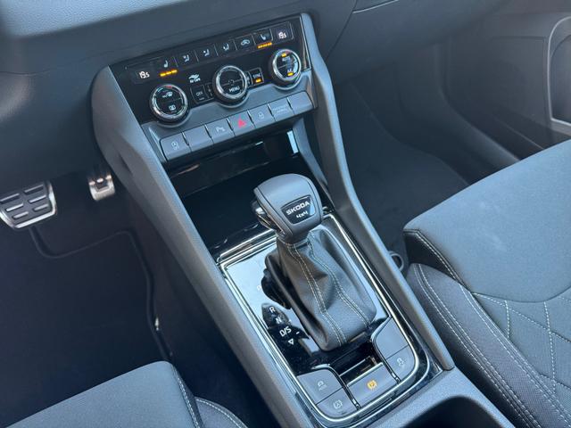 Skoda Karoq 2,0 TSI 4x4 DSG Sportline 2ZKli AHK ACC SHT PDC Kam 5JG 