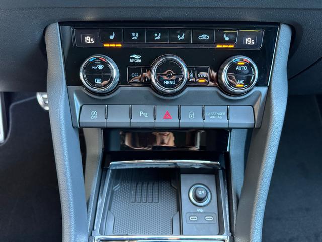 Skoda Karoq 2,0 TSI 4x4 DSG Sportline 2ZKli AHK ACC SHT PDC Kam 5JG 