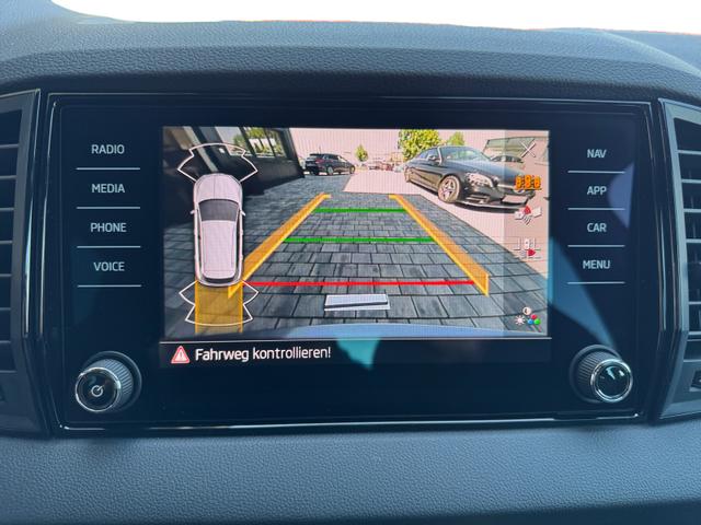 Skoda Karoq 2,0 TSI 4x4 DSG Sportline 2ZKli AHK ACC SHT PDC Kam 5JG 