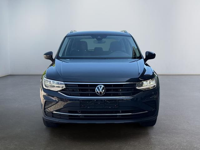 Volkswagen Tiguan - 1.5 TSI Active Navi Kam PDC SHZ AHK