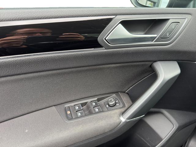 Volkswagen Touran 1.4 TSI Highline 7Sitz ERGO Nav SHZ 