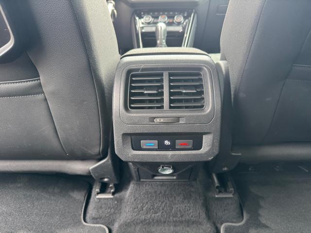 Volkswagen Touran 1.4 TSI Highline 7Sitz ERGO Nav SHZ 