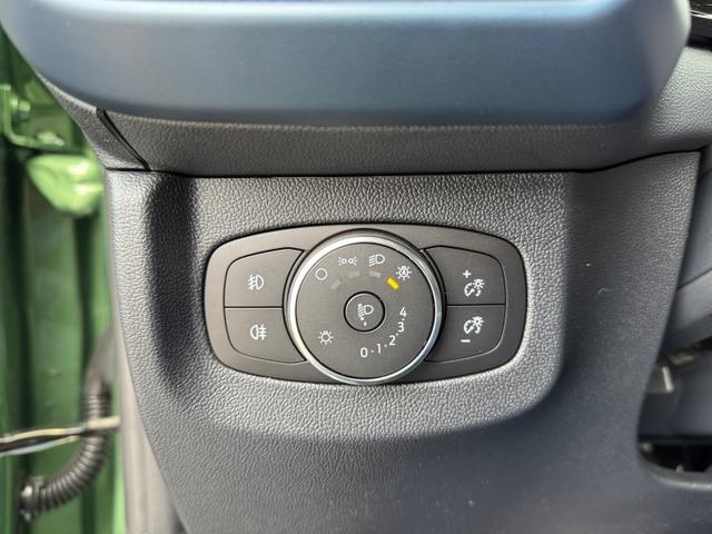 Ford Tourneo Courier Active 1,0 AT MJ25 Navi SHZ SpAs 5JG PDC Kam 