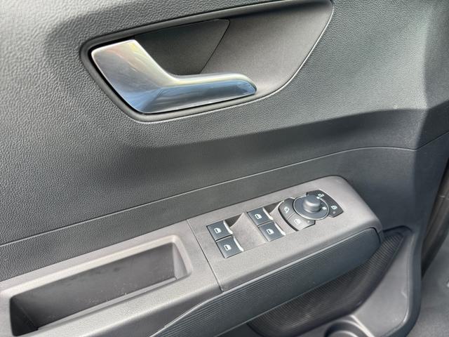 Ford Tourneo Courier Active 1,0 AT MJ25 Navi SHZ SpAs 5JG PDC Kam 