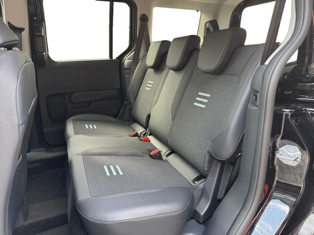 Ford Tourneo Courier Active 1,0 AT Navi SHZ SpAs 5JG PDC Kam 
