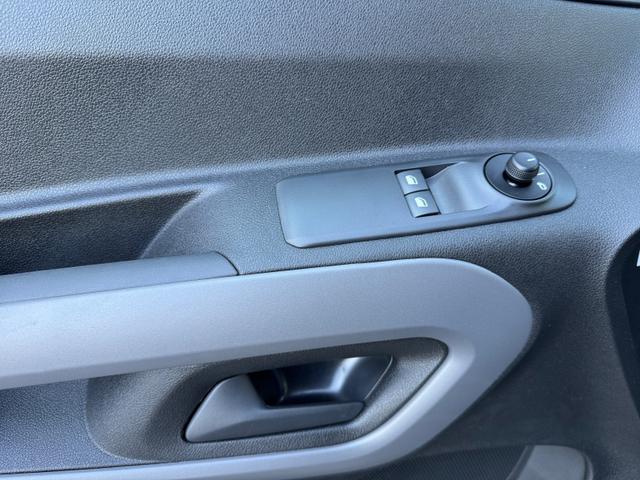 Toyota Proace City Verso 1,2 L2 Business 7Si Klima 2 x PDC Apple Temp DAB 
