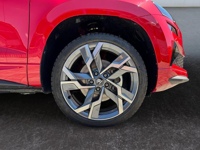 Skoda Karoq 1,5 TSI DSG Sportline 2ZKli ACC Cant 4xSHZ PDC Kam 5JG 