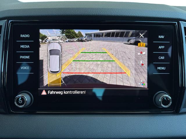 Skoda Karoq 1,5 TSI DSG Sportline 2ZKli ACC Cant 4xSHZ PDC Kam 5JG 