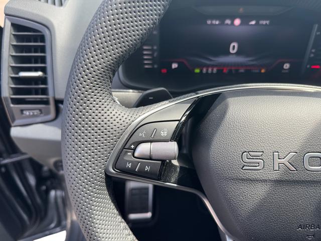 Skoda Karoq 1,5 TSI DSG Sportline 2ZKli DCC ACC SHT PDC Kam 5JG 