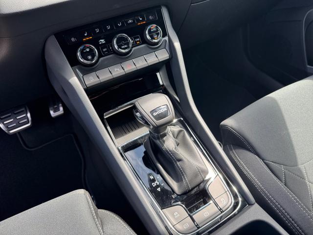 Skoda Karoq 1,5 TSI DSG Sportline 2ZKli DCC ACC SHT PDC Kam 5JG 