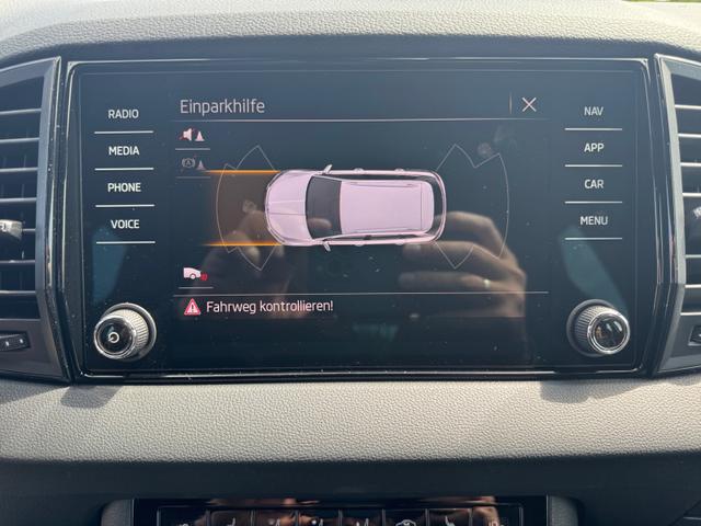 Skoda Karoq 1,5 TSI DSG Sportline 2ZKli DCC ACC SHT PDC Kam 5JG 