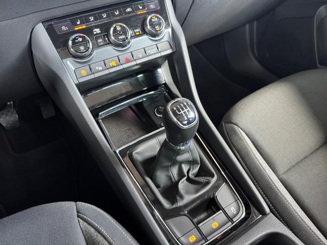 Skoda Karoq 1,5 Drive 3ZoKl 360° Canton AHK Pano 