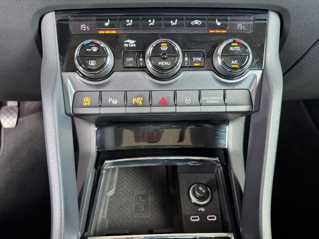 Skoda Karoq 1,5 Drive 3ZoKl 360° Canton AHK Pano 