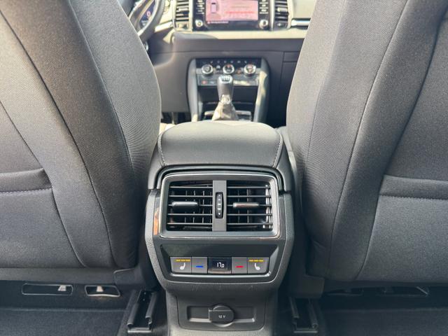 Skoda Karoq 1,5 Drive 3ZoKl 360° Canton AHK Pano 