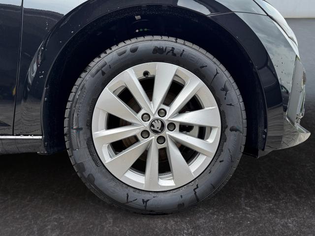 Skoda Scala 1,0 TSI DSG Drive Plus Klimaa ShAs ViCo 2PDC Kam LED SmLi 5JG 