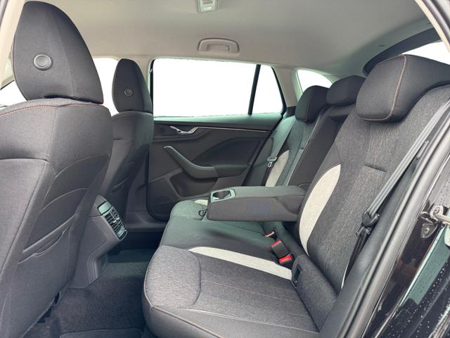 Skoda Scala 1,0 TSI DSG Drive Plus Klimaa ShAs ViCo 2PDC Kam LED SmLi 5JG 