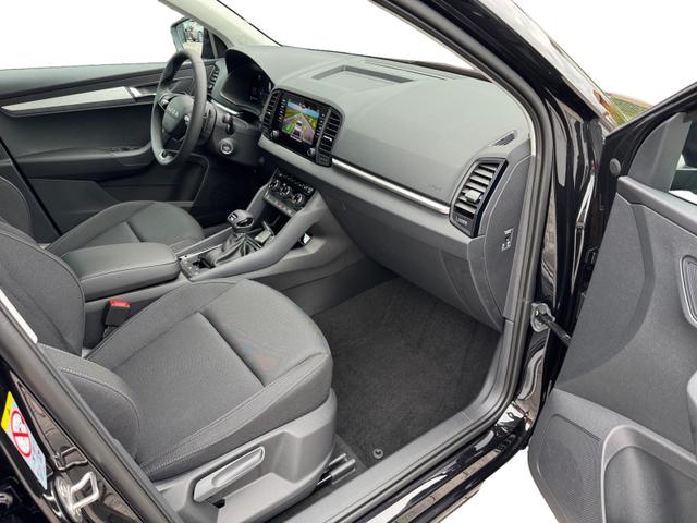 Skoda Karoq 2,0 TDI DSG 4x4 Selec 2Zoklim 4xSHZ LED 2xPDC Kam ACC AHK 5JG 