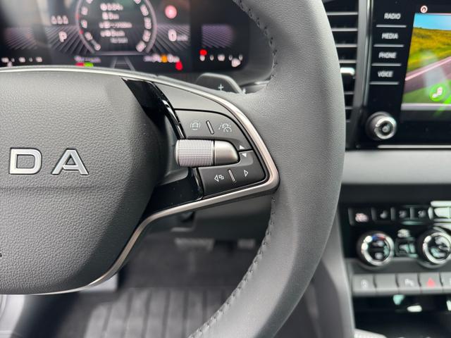 Skoda Karoq 2,0 TDI DSG 4x4 Selec 2Zoklim 4xSHZ LED 2xPDC Kam ACC AHK 5JG 
