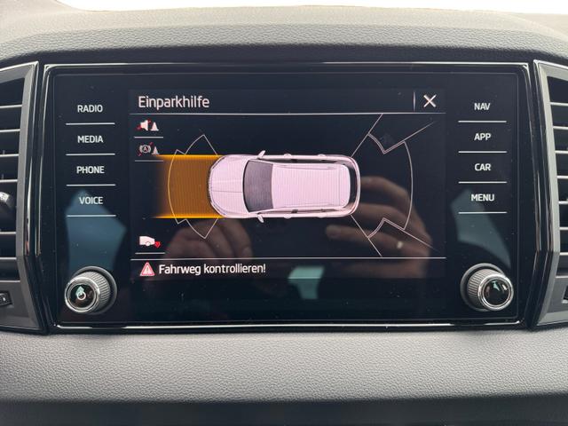 Skoda Karoq 2,0 TDI DSG 4x4 Selec 2Zoklim 4xSHZ LED 2xPDC Kam ACC AHK 5JG 
