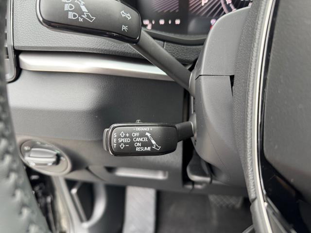 Skoda Karoq 2,0 TDI DSG 4x4 Selec 2Zoklim 4xSHZ LED 2xPDC Kam ACC AHK 5JG 