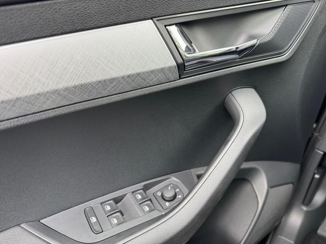 Skoda Karoq 2,0 TDI DSG 4x4 Selec 2Zoklim 4xSHZ LED 2xPDC Kam ACC AHK 5JG 
