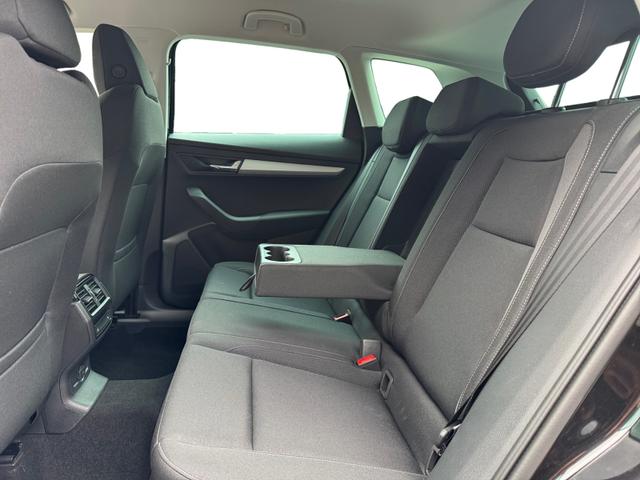 Skoda Karoq 2,0 TDI DSG 4x4 Selec 2Zoklim 4xSHZ LED 2xPDC Kam ACC AHK 5JG 