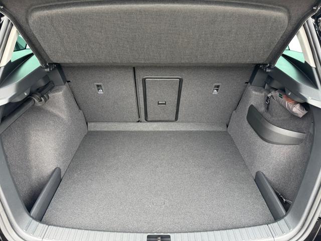 Skoda Karoq 2,0 TDI DSG 4x4 Selec 2Zoklim 4xSHZ LED 2xPDC Kam ACC AHK 5JG 