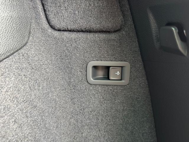 Skoda Karoq 2,0 TDI DSG 4x4 Selec 2Zoklim 4xSHZ LED 2xPDC Kam ACC AHK 5JG 