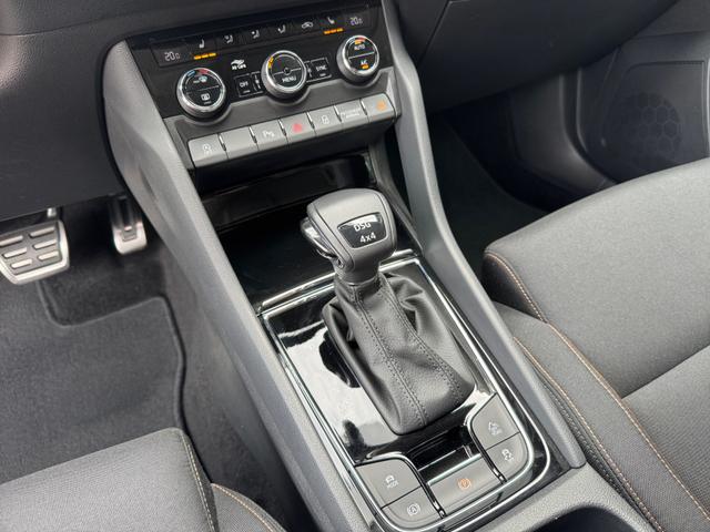 Skoda Karoq 2.0 TDI Scout 4x4 2ZKlima Navi Kam PDC SHZ 