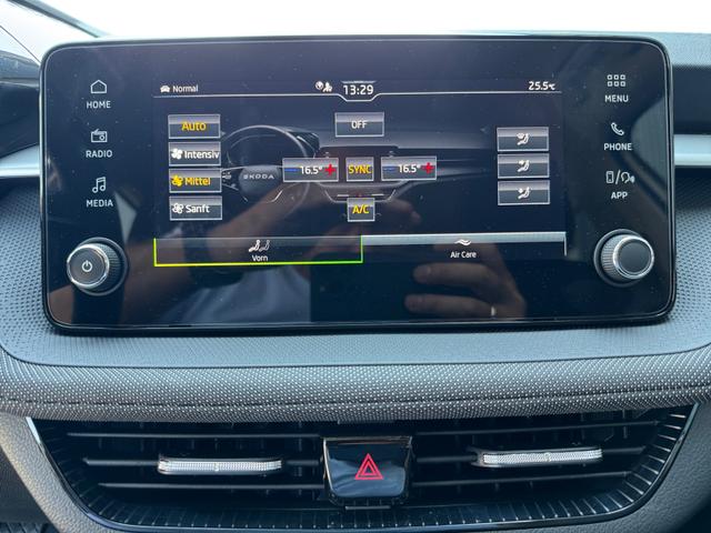 Skoda Fabia Drive Plus 1.0 TSI 2ZKlim Kam ACC 2xPDC LED SmLi SHZ Spha 