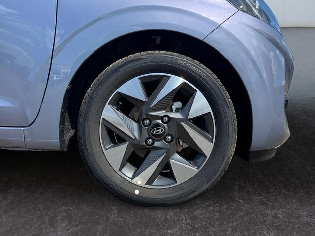 Hyundai i10 1,2 AT MJ25 Klima NAV 8Z, Spha BT PDC 